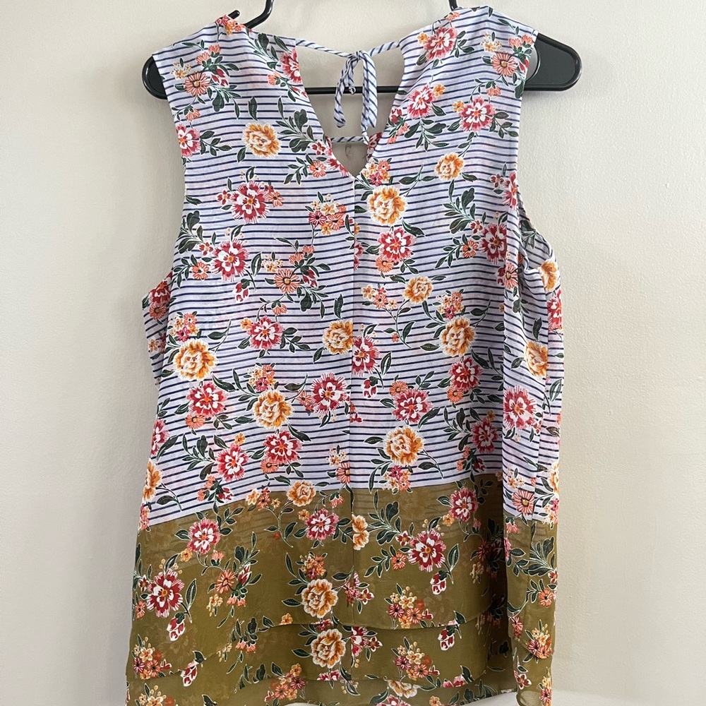 CABI tank sheer lightweight floral striped‎ - Picture 2 of 5